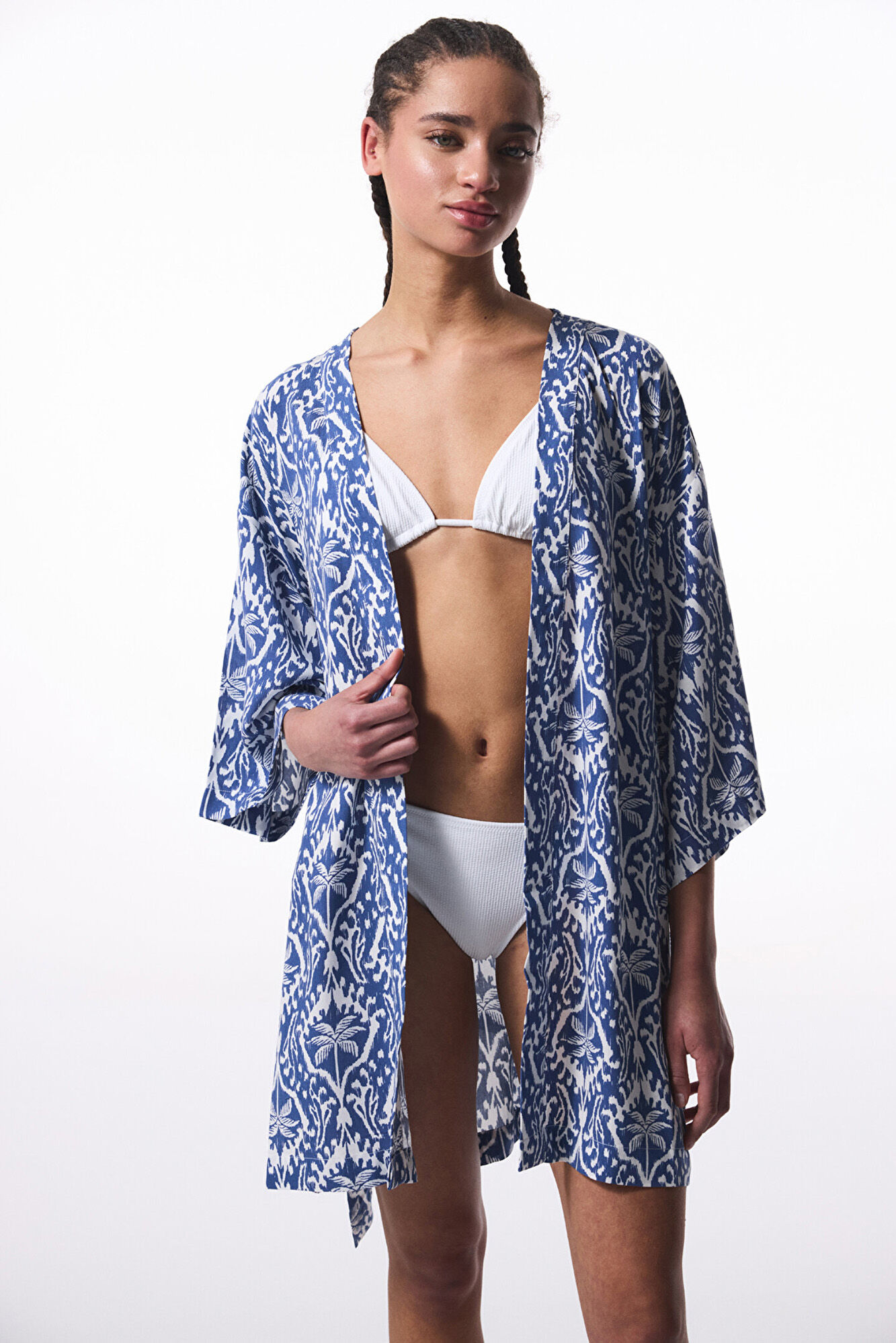 Penti Kimono de praia com estampa tropical