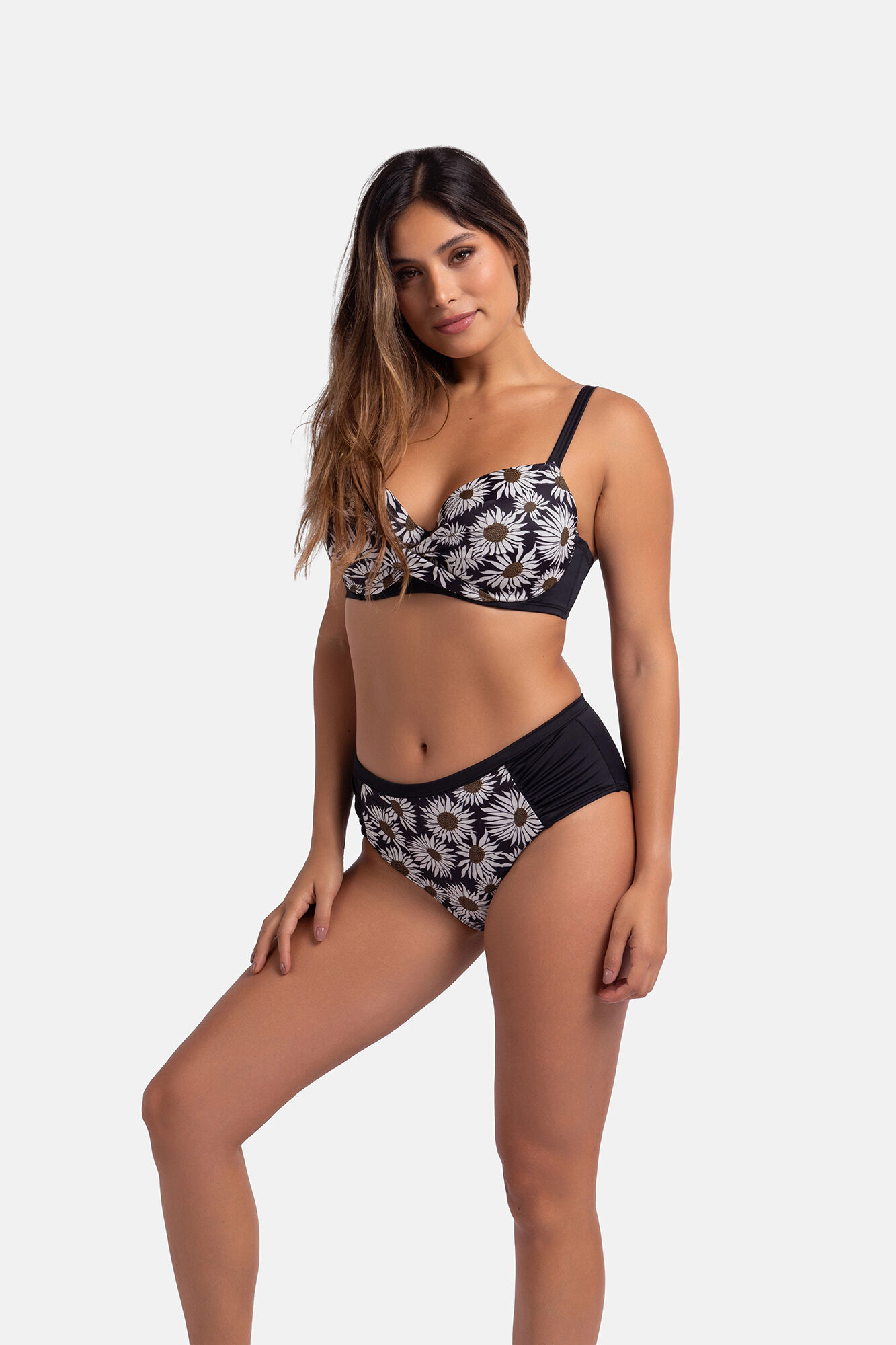 Dorina Braga de bikini media cl&aacute;sica estampada