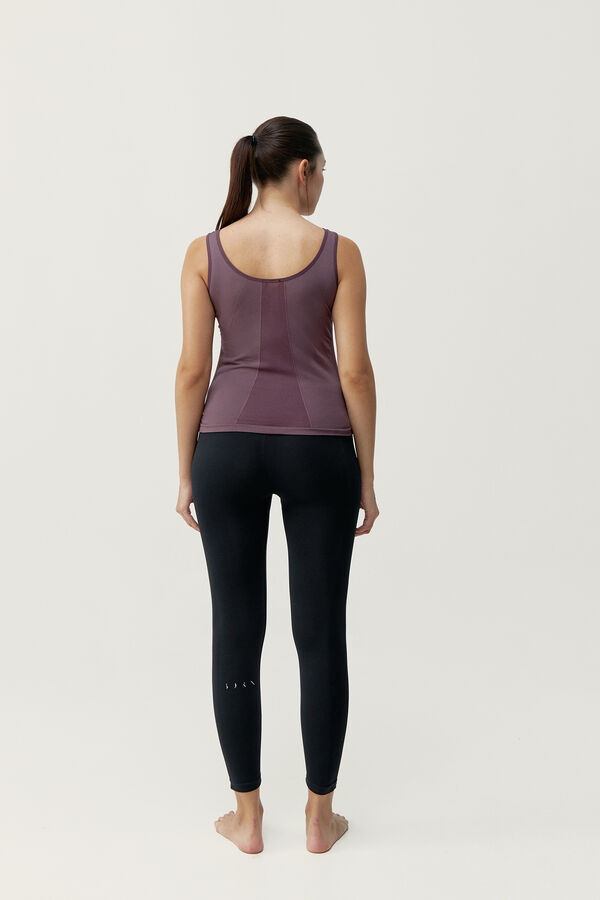 Born Living Yoga Camiseta Yara Planta de Beterraba estampado