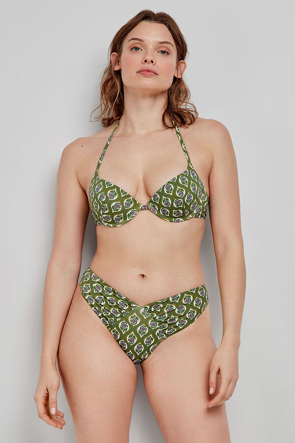 Gisela Braga bikini brasileña corte en V estampado