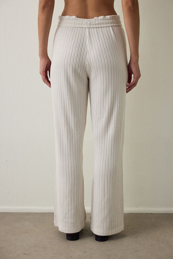 Penti Pantalones rectos de punto trenzado. beige