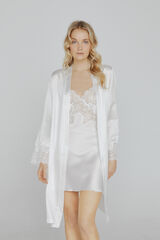 Ivette Bridal Robe de mulher Ivette Bridal curto acetinado em branco bege