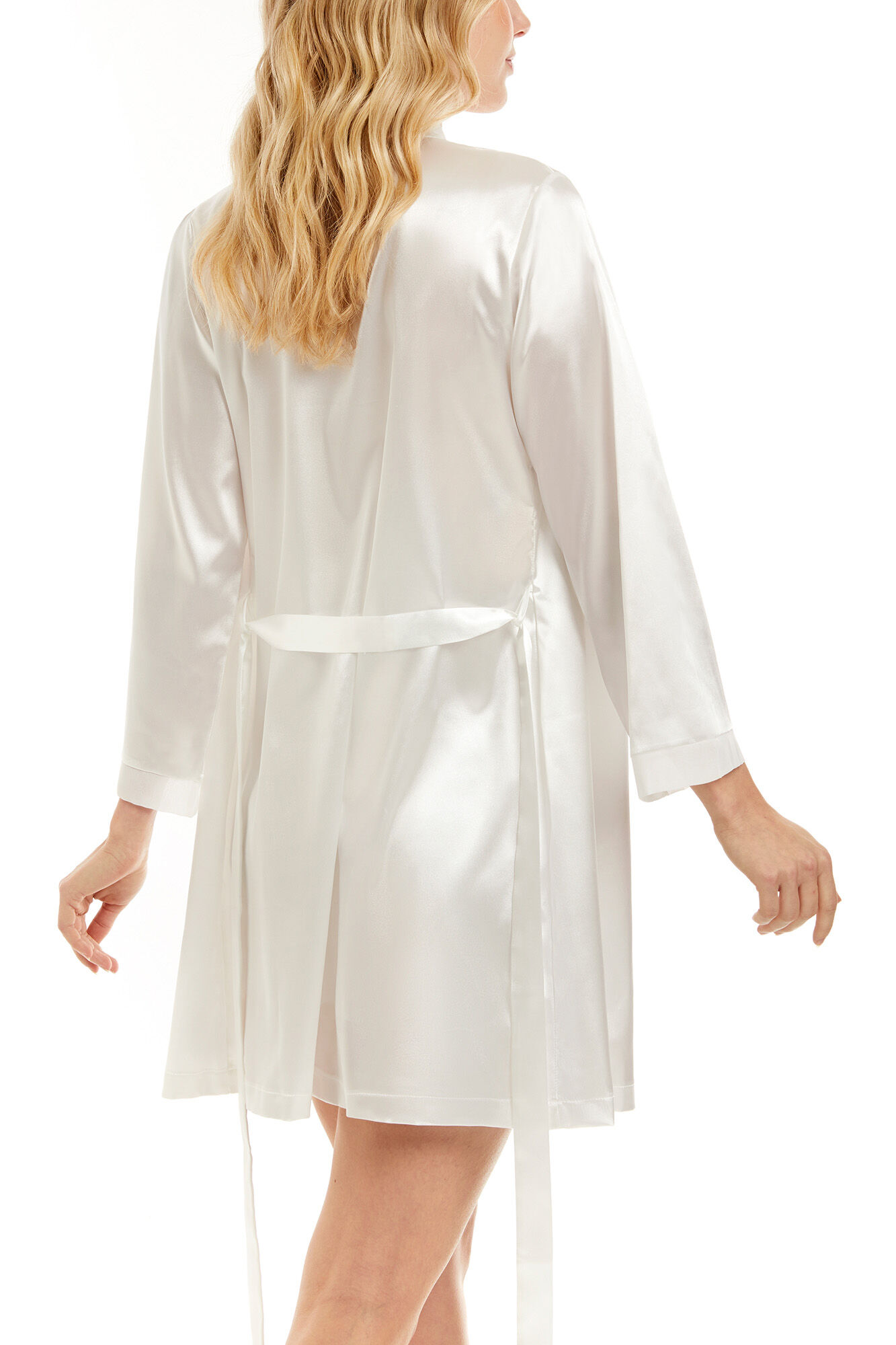 Ivette Bridal Bata corta sat&eacute;n cecile