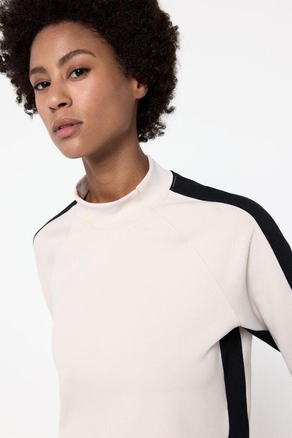 Only Play Sweatshirt bege curto de gola alta com tiras laterais pretas cinzento