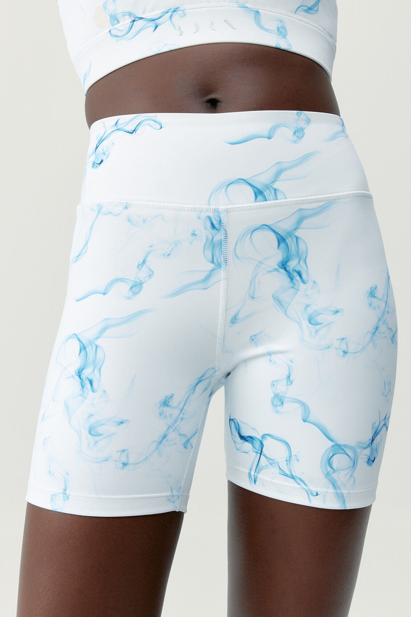 Born Living Yoga Pantal&oacute;n corto Helio