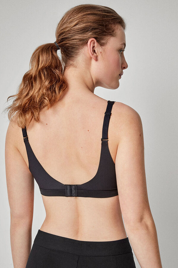 Gisela Suti&atilde; de capacidade sem aro preto