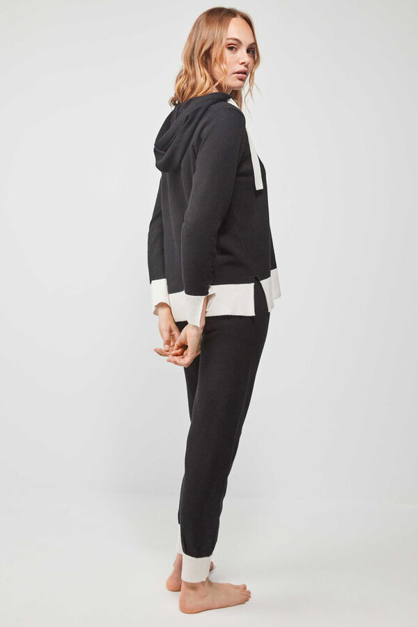 Gisela Conjunto sudadera y pantal&oacute;n negro