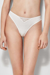 Gisela Braguita brasile&ntilde;a marfil