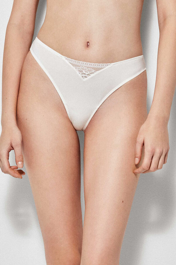 Gisela Braguita brasile&ntilde;a marfil