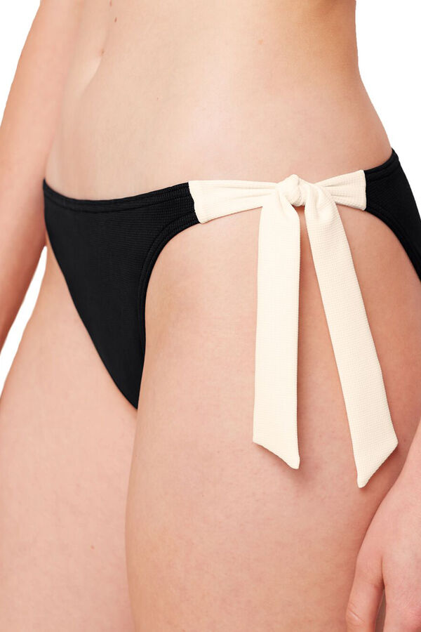 Triumph Braguita de bikini negro