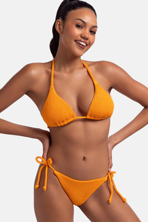 Dorina Braga de bikini clásica coral