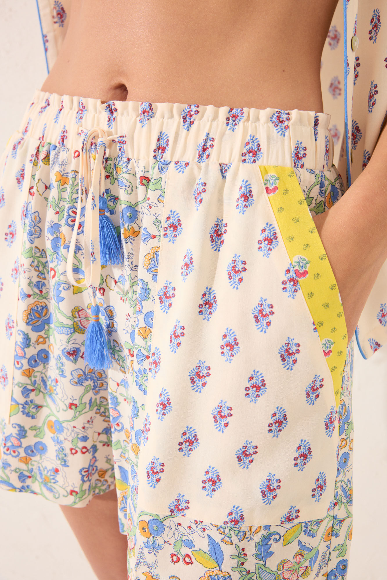 Women'secret Pantal&oacute;n corto viscosa patchwork multicolor