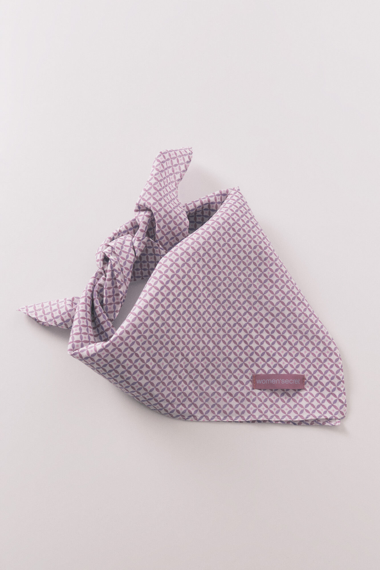 Women'secret Pa&ntilde;uelo estilo bandana print geom&eacute;trico
