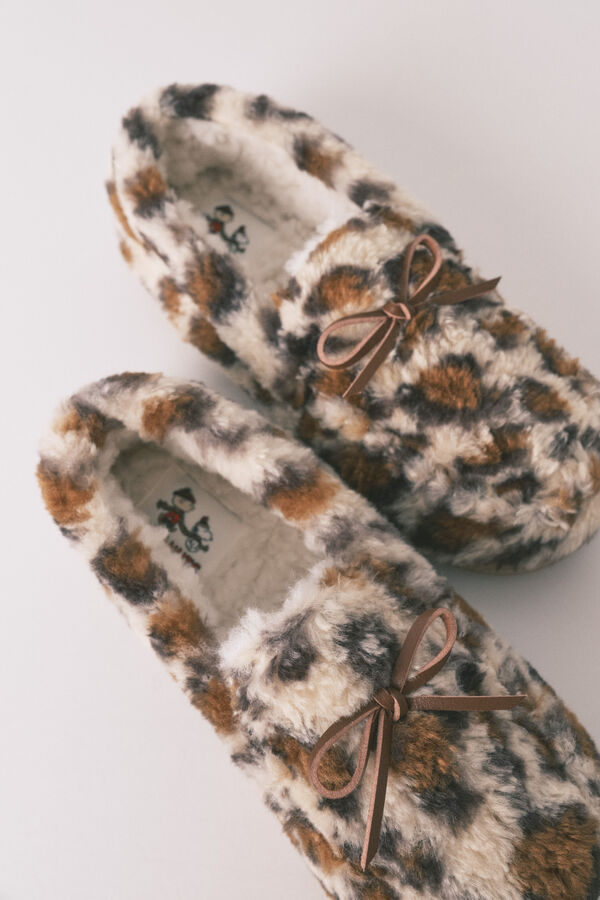 Women'secret Chinelos de mocassim quarto de borrego com estampa animal  cru