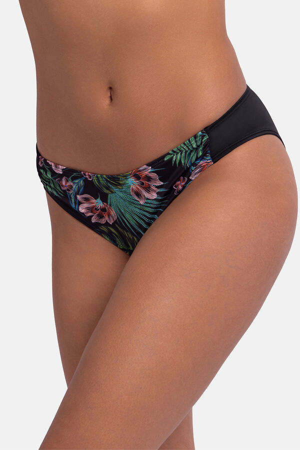 Dorina Braga de bikini negro negro