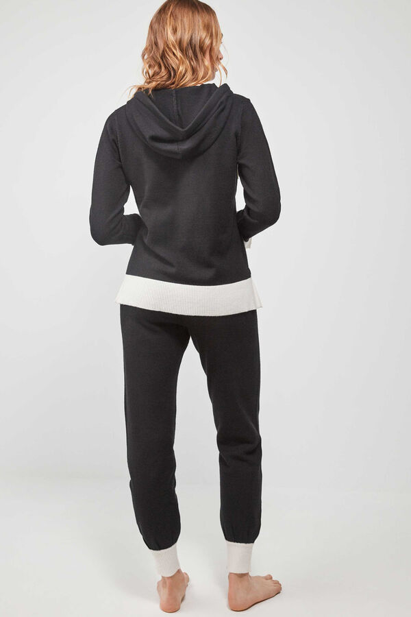 Gisela Conjunto sudadera y pantal&oacute;n negro