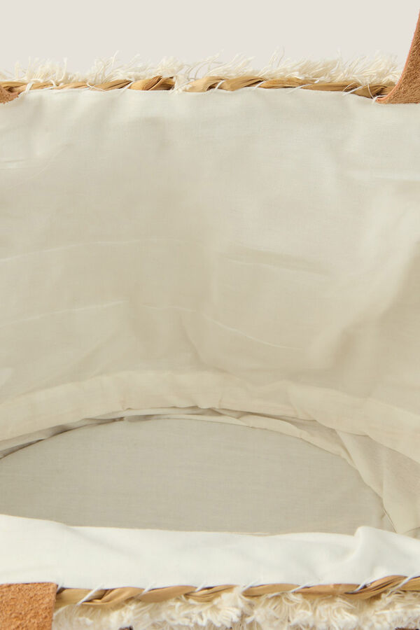 Textura Capazo de playa en fibras naturales y cintas decorativas marfil