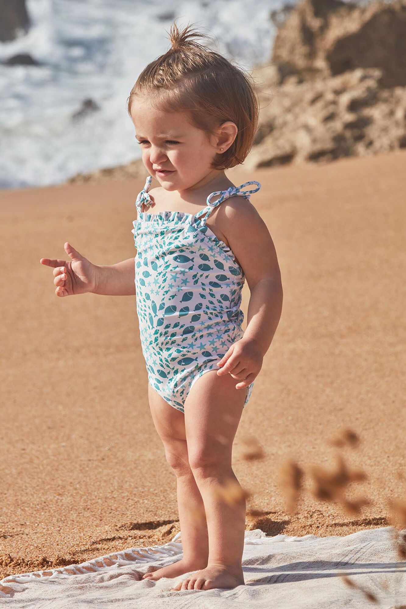 Gocco Ba&ntilde;ador de estampado ramas floral blanco