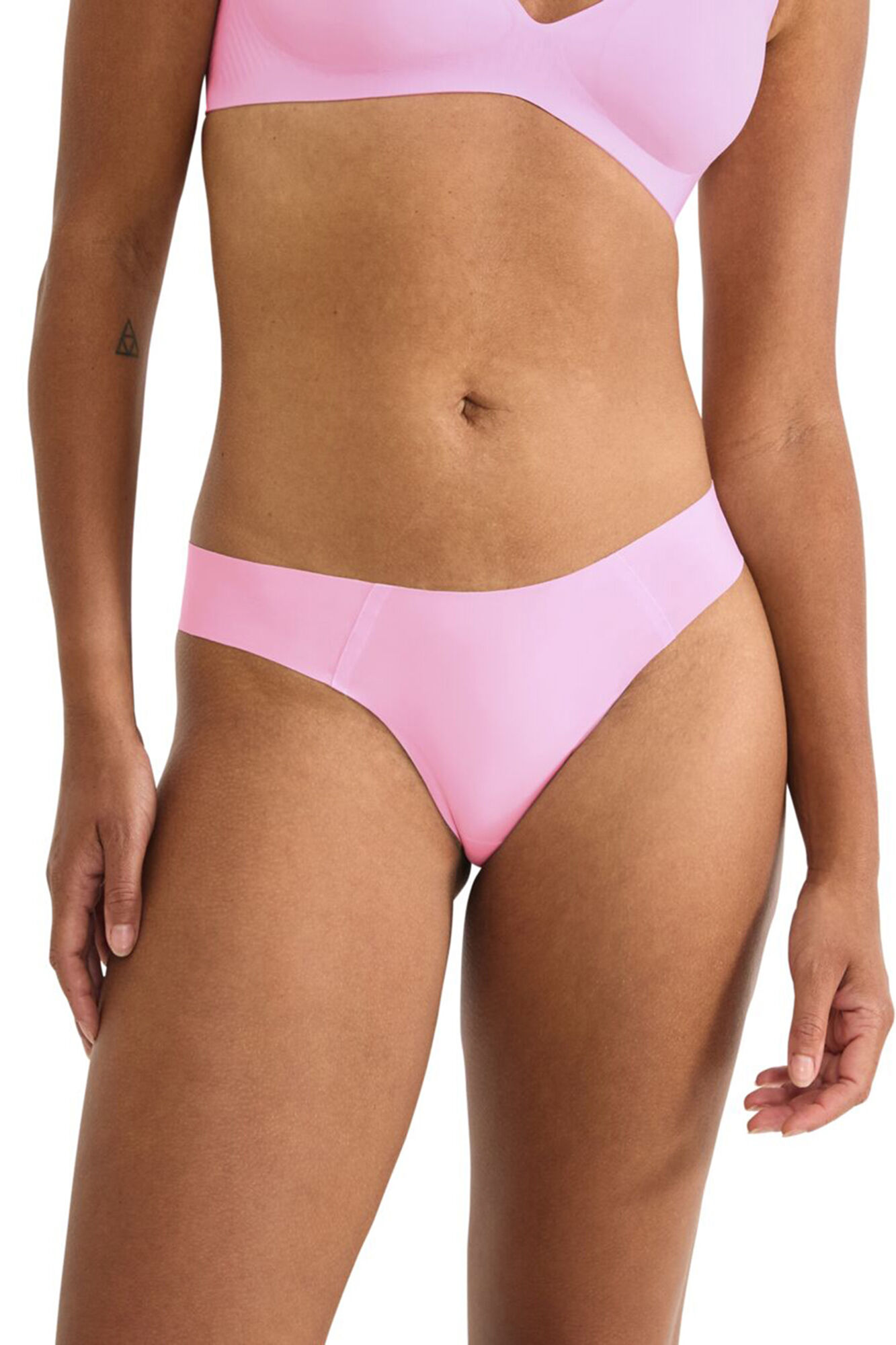 Sloggi Cueca tanga sem costura em microfibra