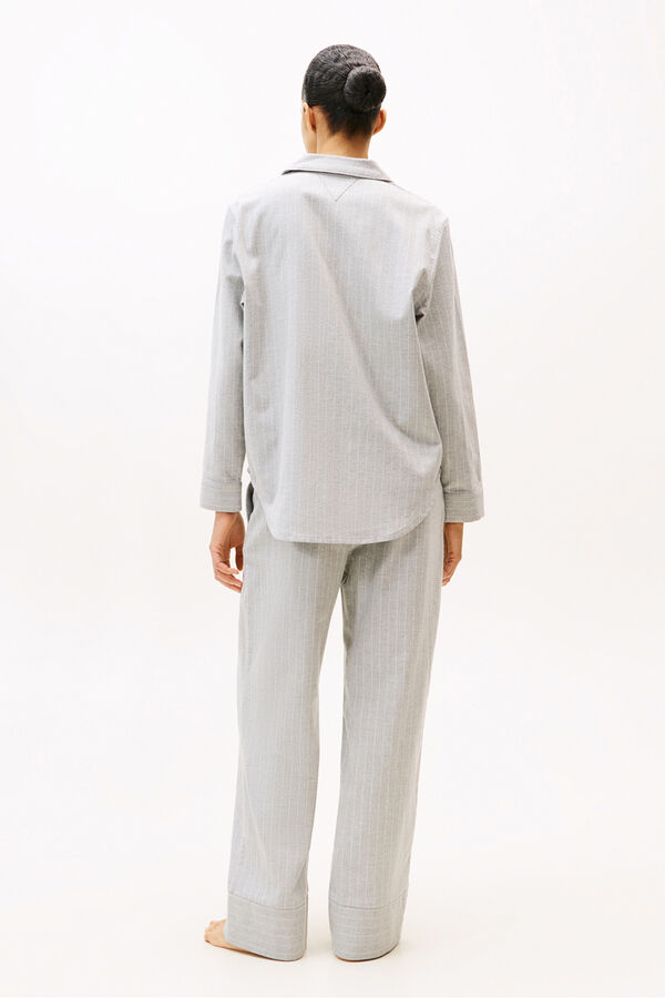 Tommy Hilfiger Conjunto de pijama de rayas con camisa y pantal&oacute;n kaki