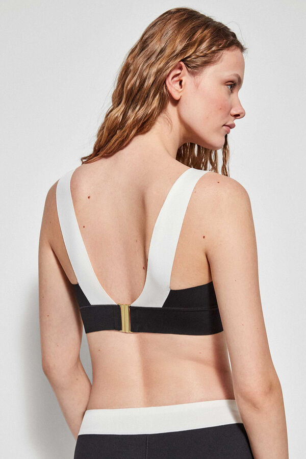 Gisela Top bikini sin foam y corte l&aacute;ser negro