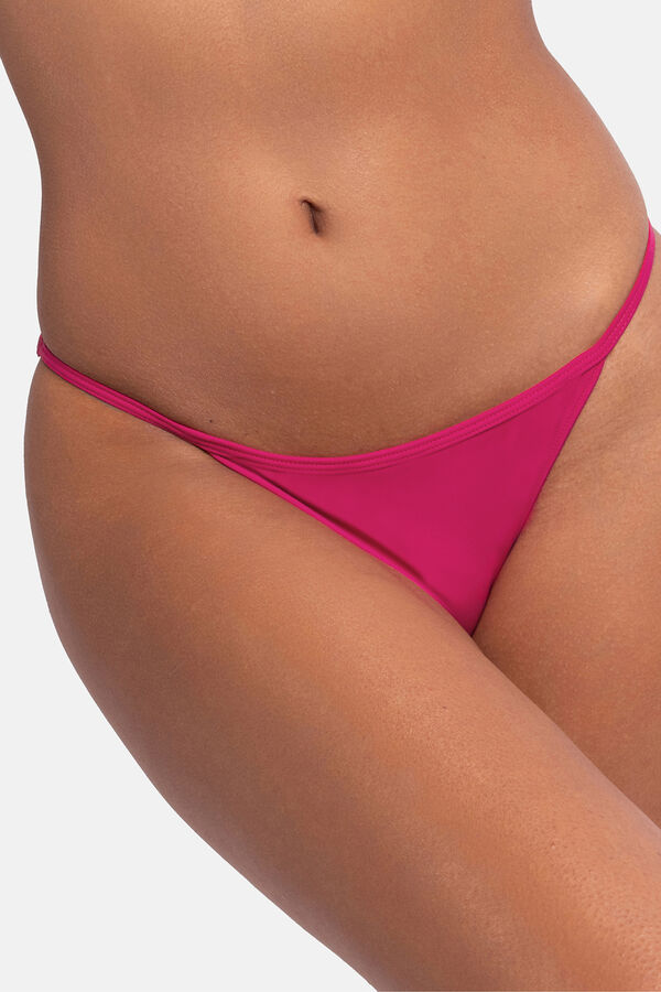 Dorina Braga de bikini clásica fucsia