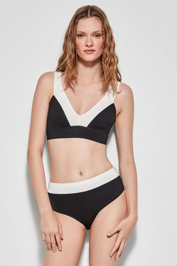 Gisela Top bikini sin foam y corte l&aacute;ser negro