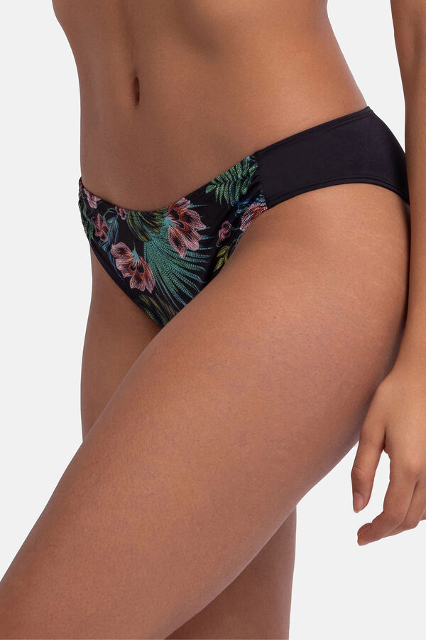 Dorina Braga de bikini negro negro