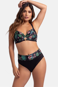 Dorina Braga de bikini hipster negro