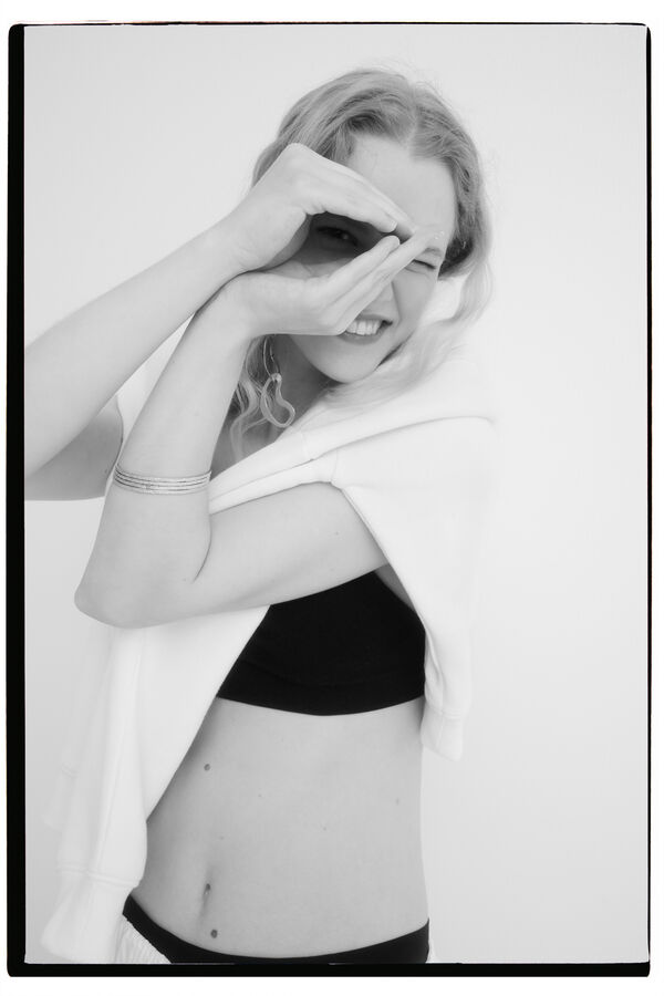 HI&BYE Soutien crop seamless preto preto