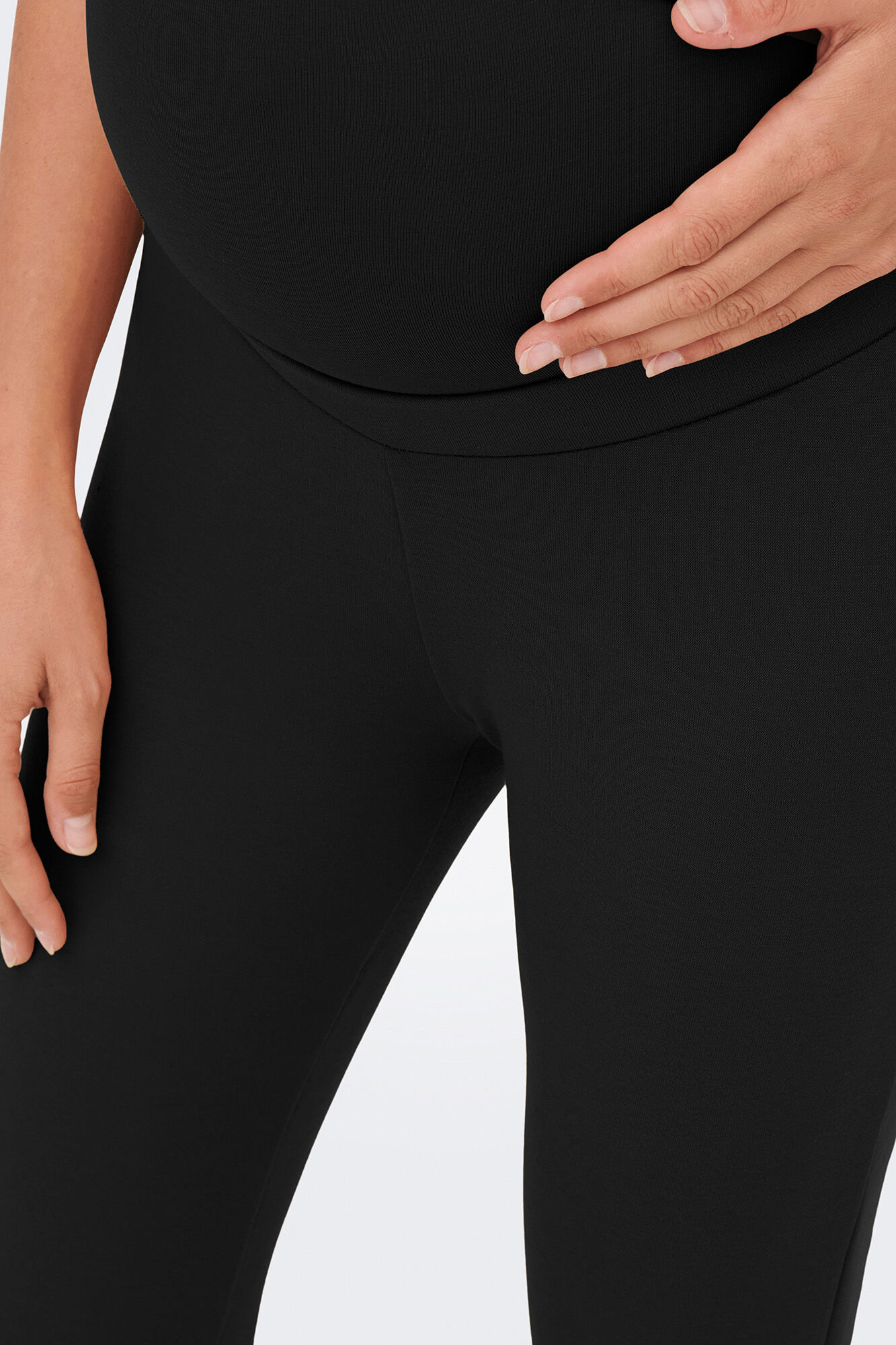 Only Maternity Pantal&oacute;n flare cintura alta maternity