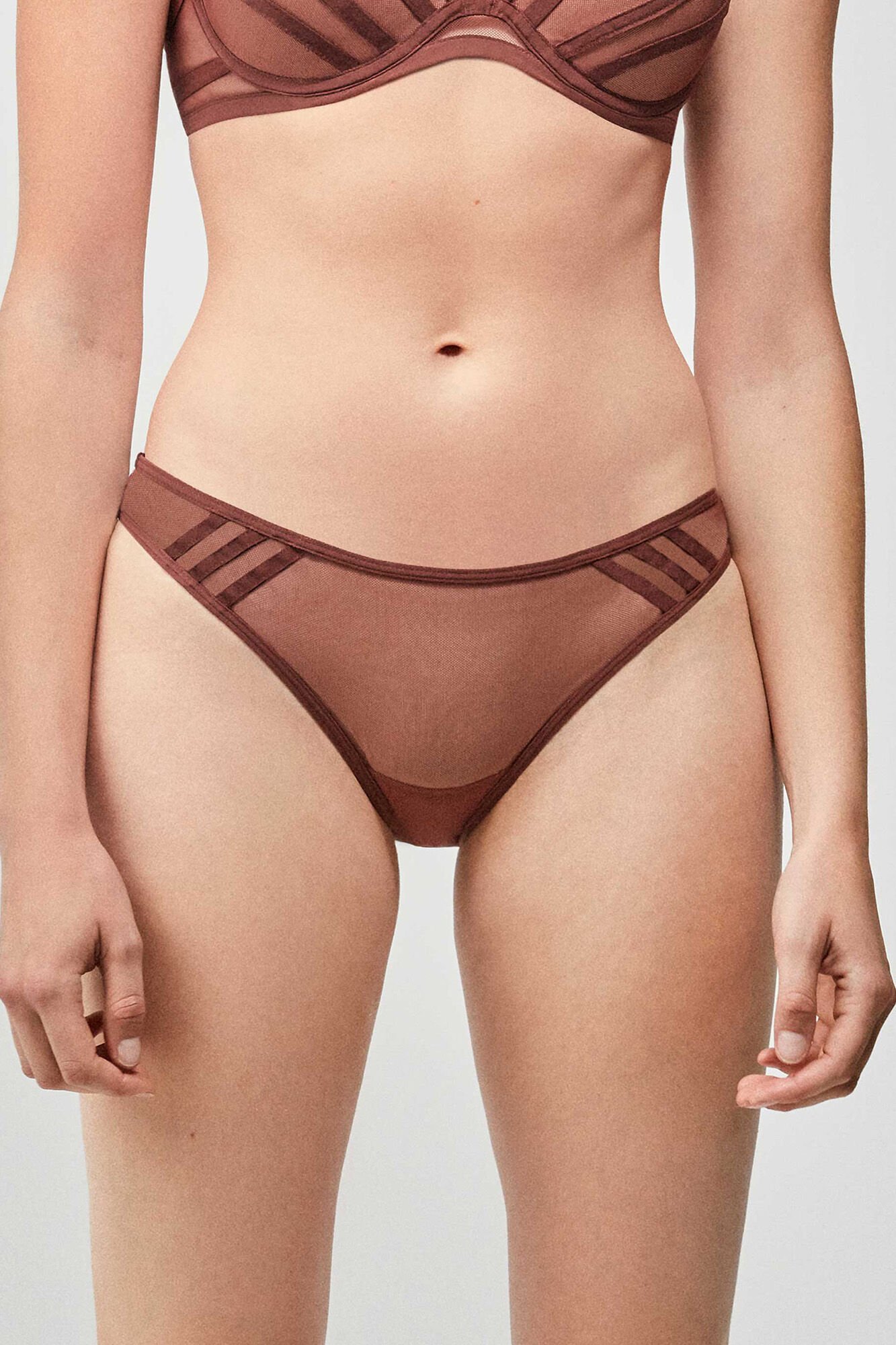 Gisela Braga cl&aacute;sica encaje