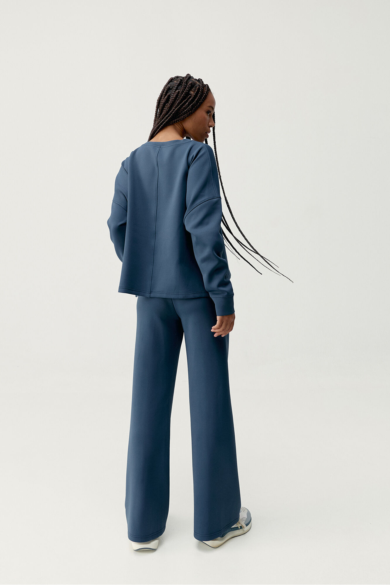 Born Living Yoga Sweatshirt desportiva Iniya Dark Grain