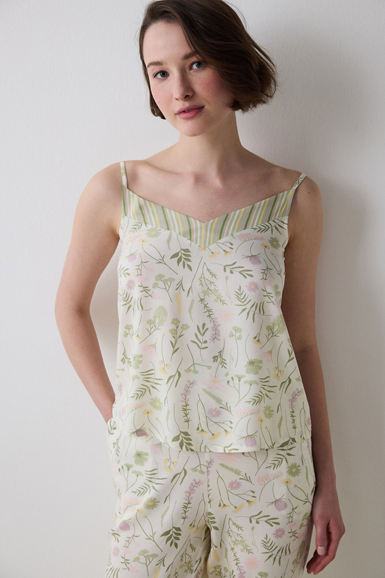 Penti pijama com al&ccedil;as florais