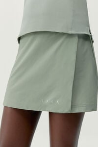 Born Living Yoga Falda Valley