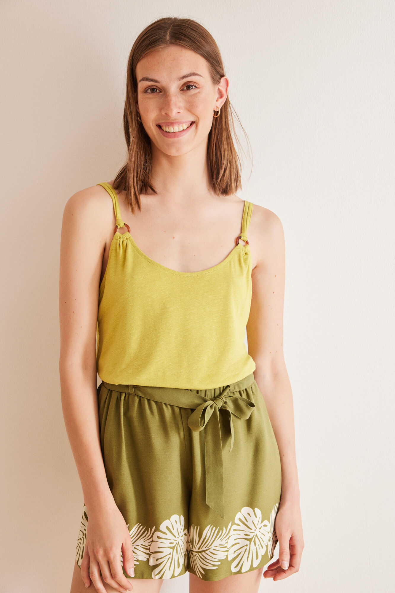 Women'secret Shorts viscosa kaki impressas folhas