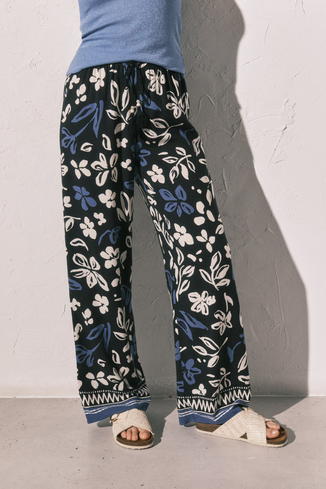 Women'secret Pantal&oacute;n largo estampado flores azul
