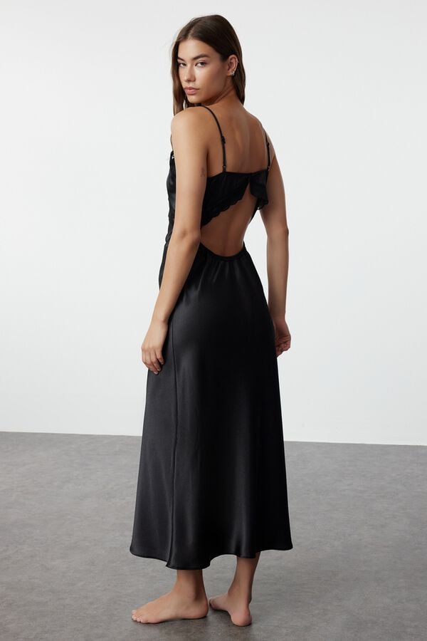 Trendyol Camis&oacute;n lencero largo satinado encaje negro