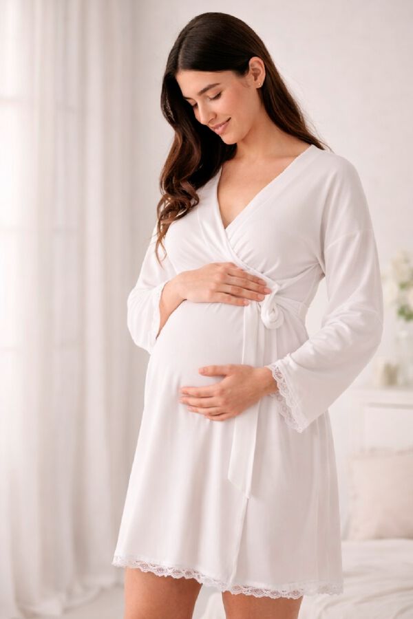 Ohma! Bata premam&aacute; con encaje en el bajo blanco
