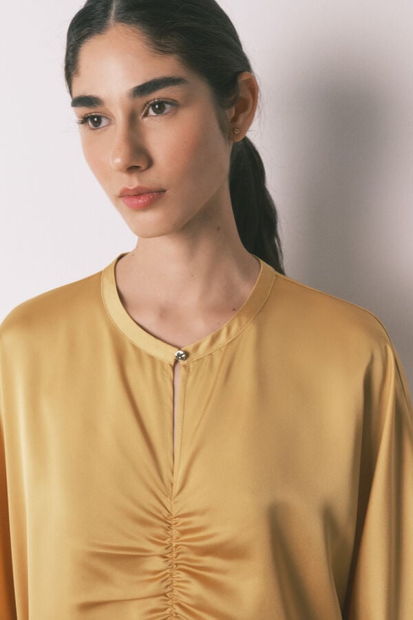 Women'secret Vestido caft&aacute;n sat&eacute;n mostaza amarillo