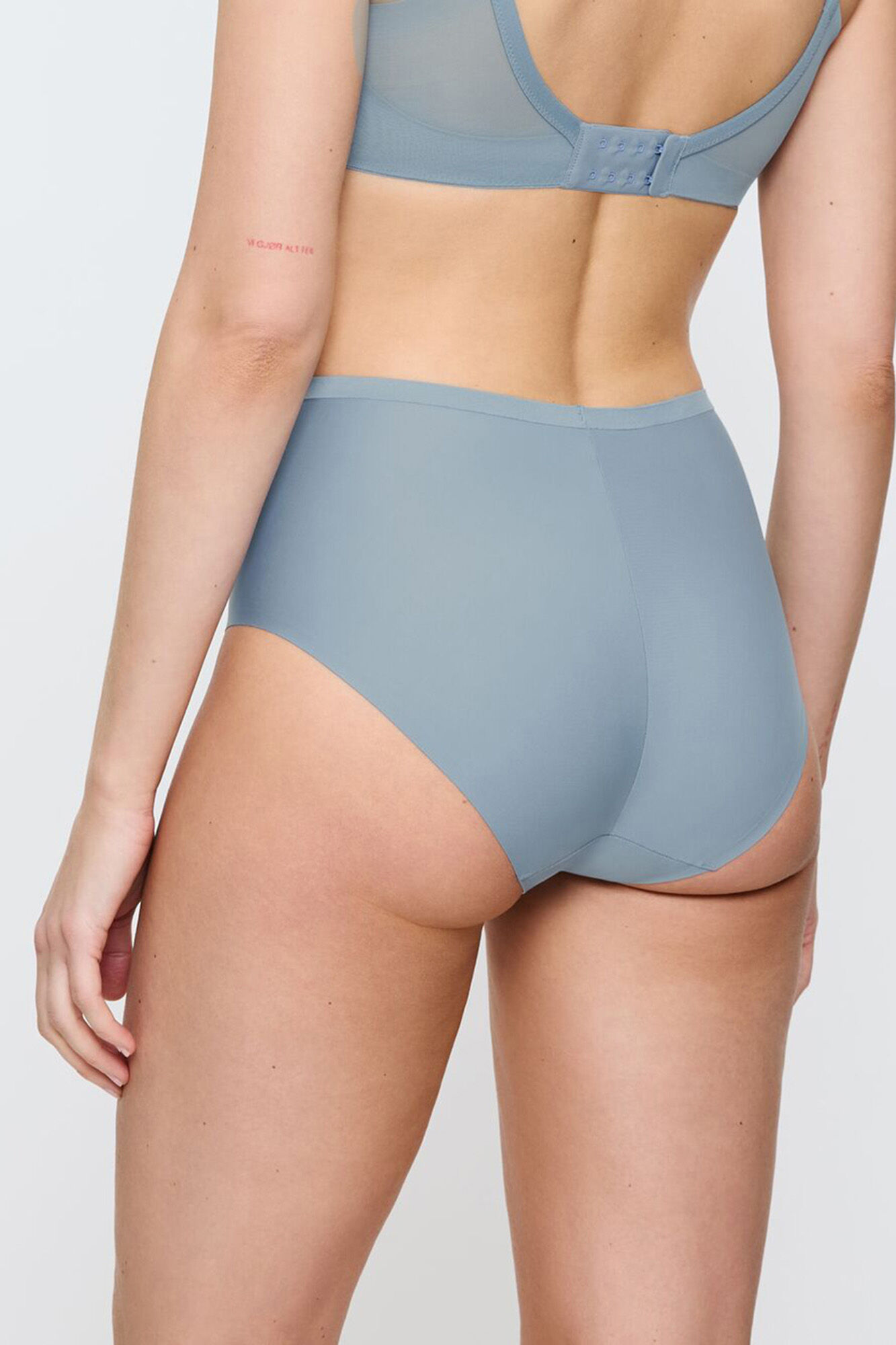 Triumph Braga cl&aacute;sica alta