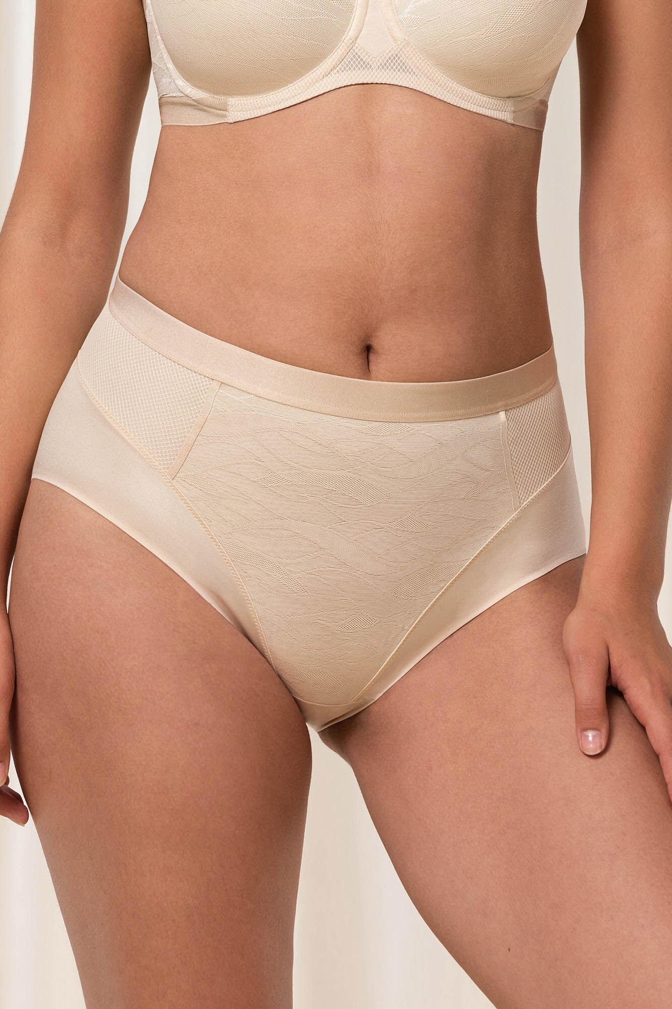 Triumph Braga moldeadora Airy Sensation Maxi