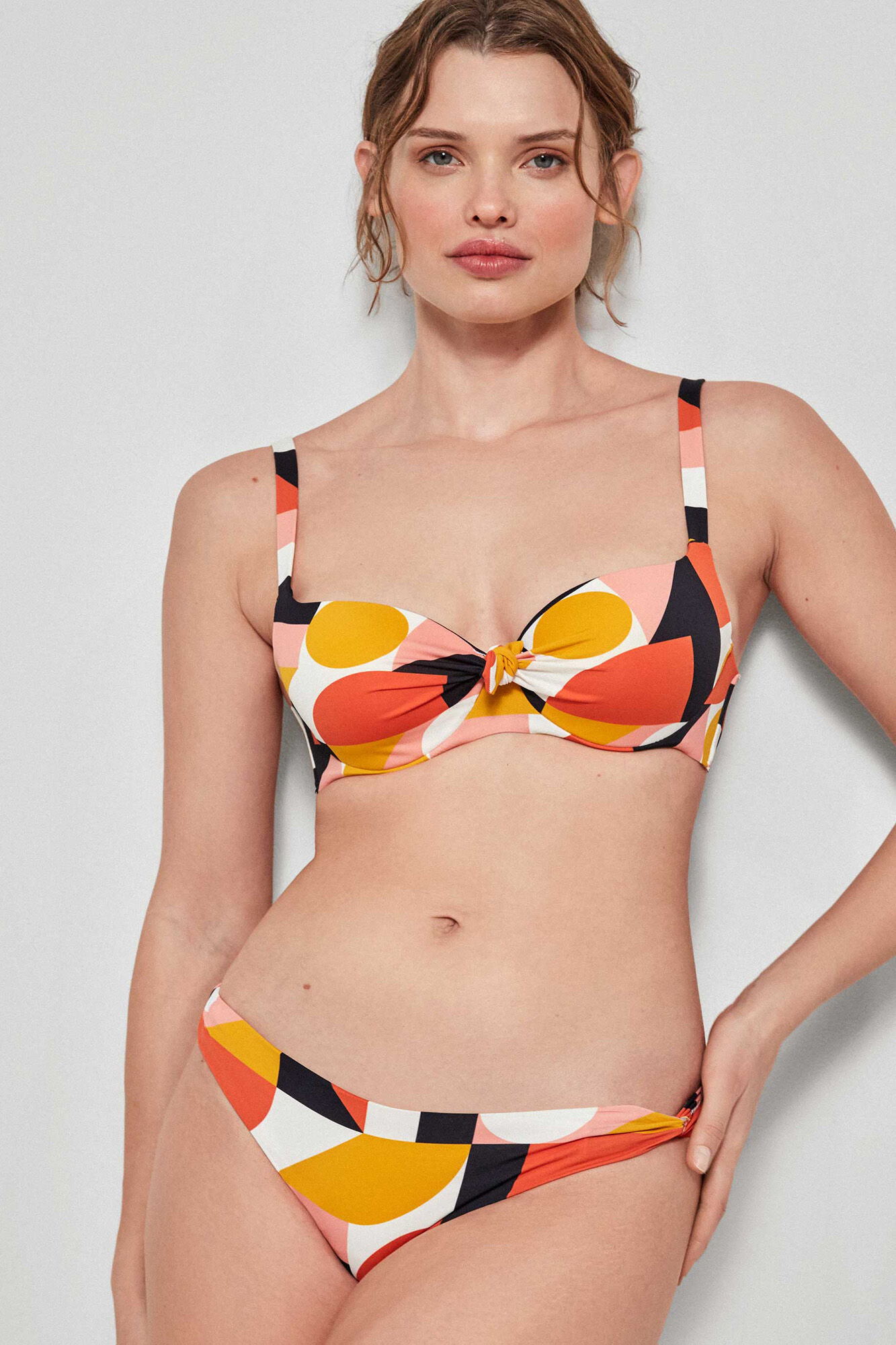 Gisela Braguita bikini estampado