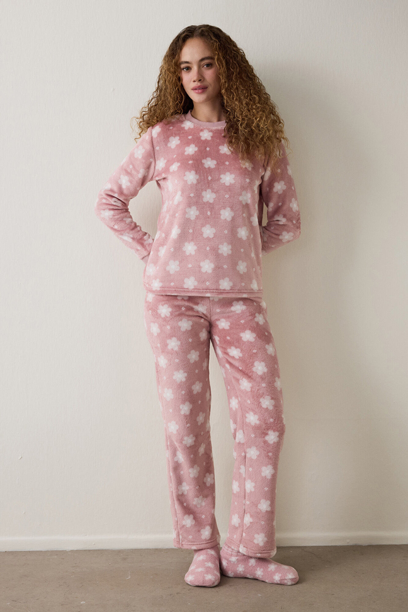 Penti Conjunto de pijama com estampado floral e gola redonda redonda e manga comprida PRETTY Daisies