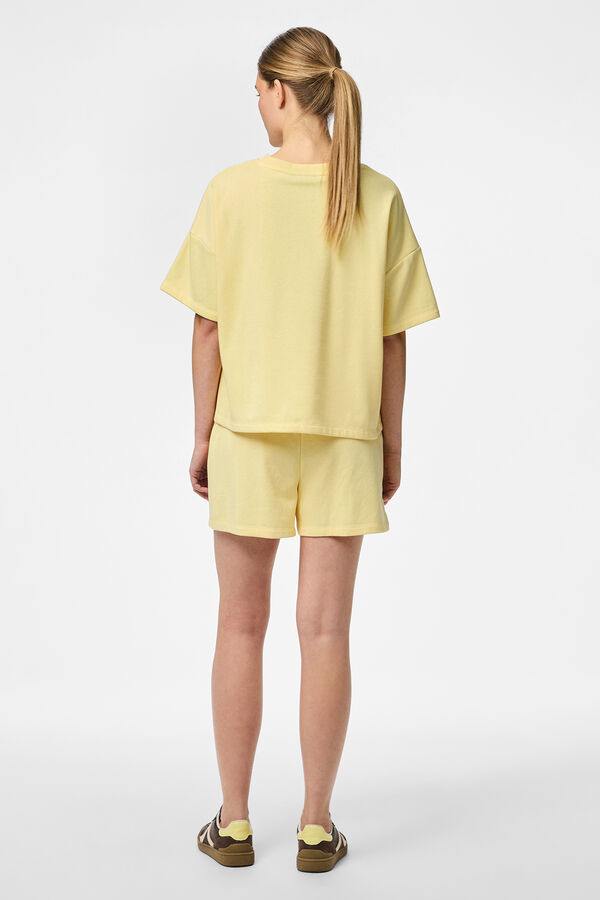 Pieces Camiseta loose amarillo