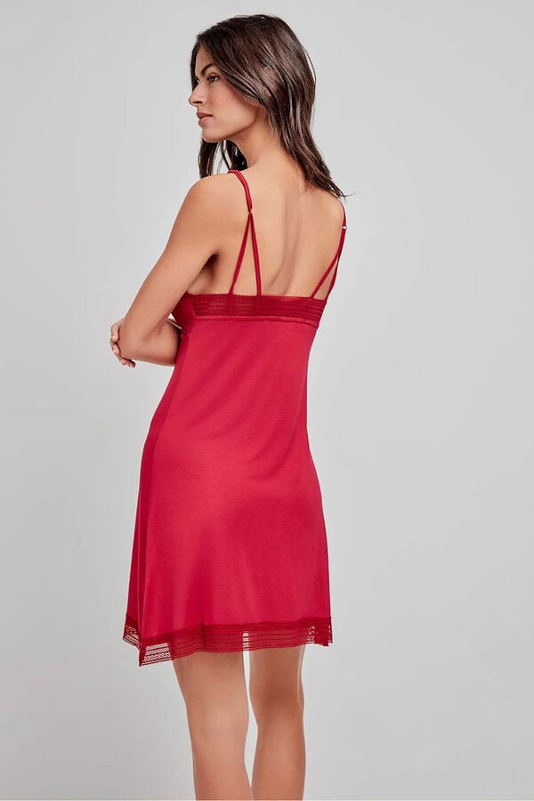 Gisela Camis&oacute;n corto satinado granate estampado