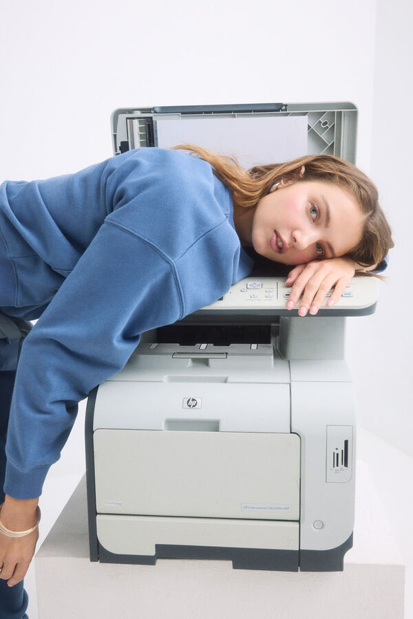 HI&BYE Sweatshirt de pel&uacute;cia de algod&atilde;o azul azul