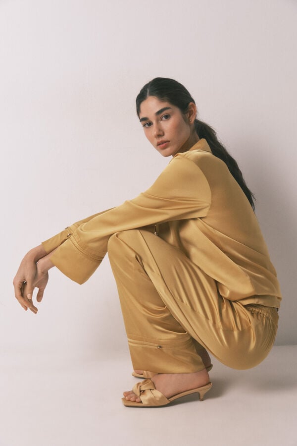 Women'secret Pijama camisero largo sat&eacute;n mostaza amarillo
