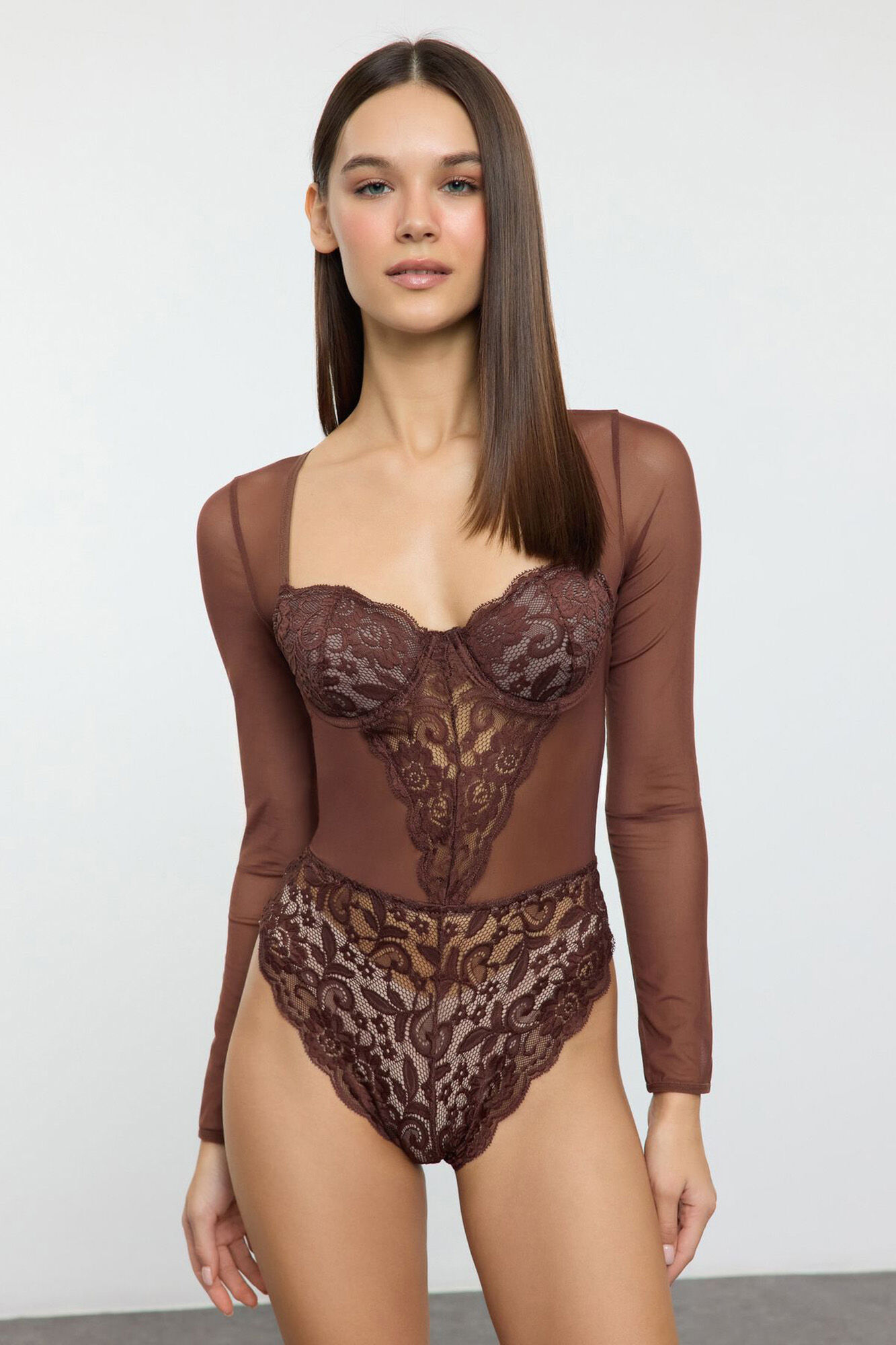 Trendyol Body cubierto contalles encaje marr&oacute;n&nbsp;&nbsp;