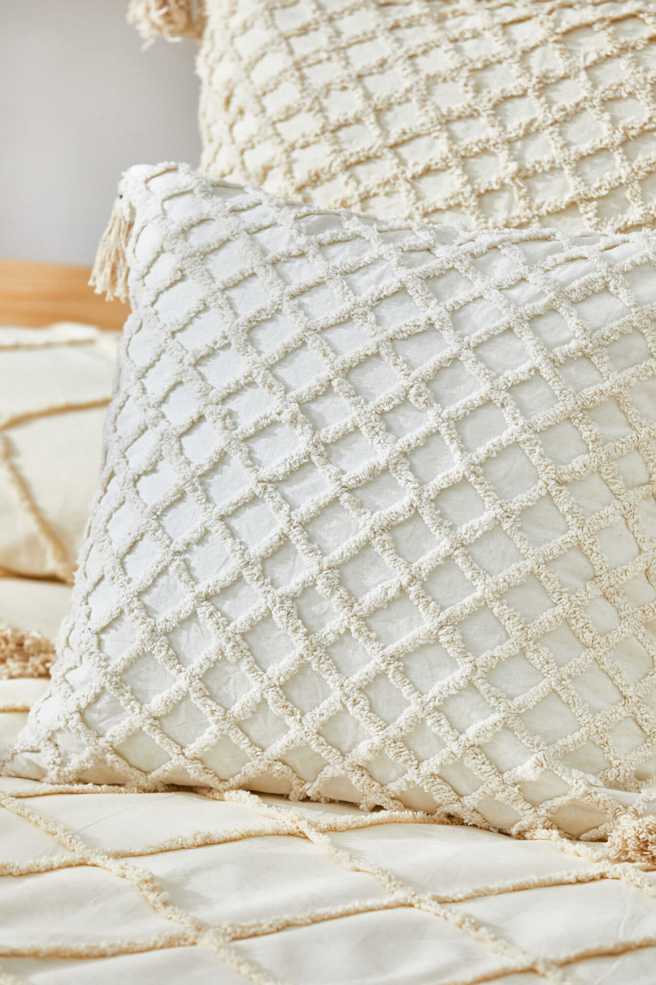 Calma House Funda de coj&iacute;n con relieve de rombos crudo Royal